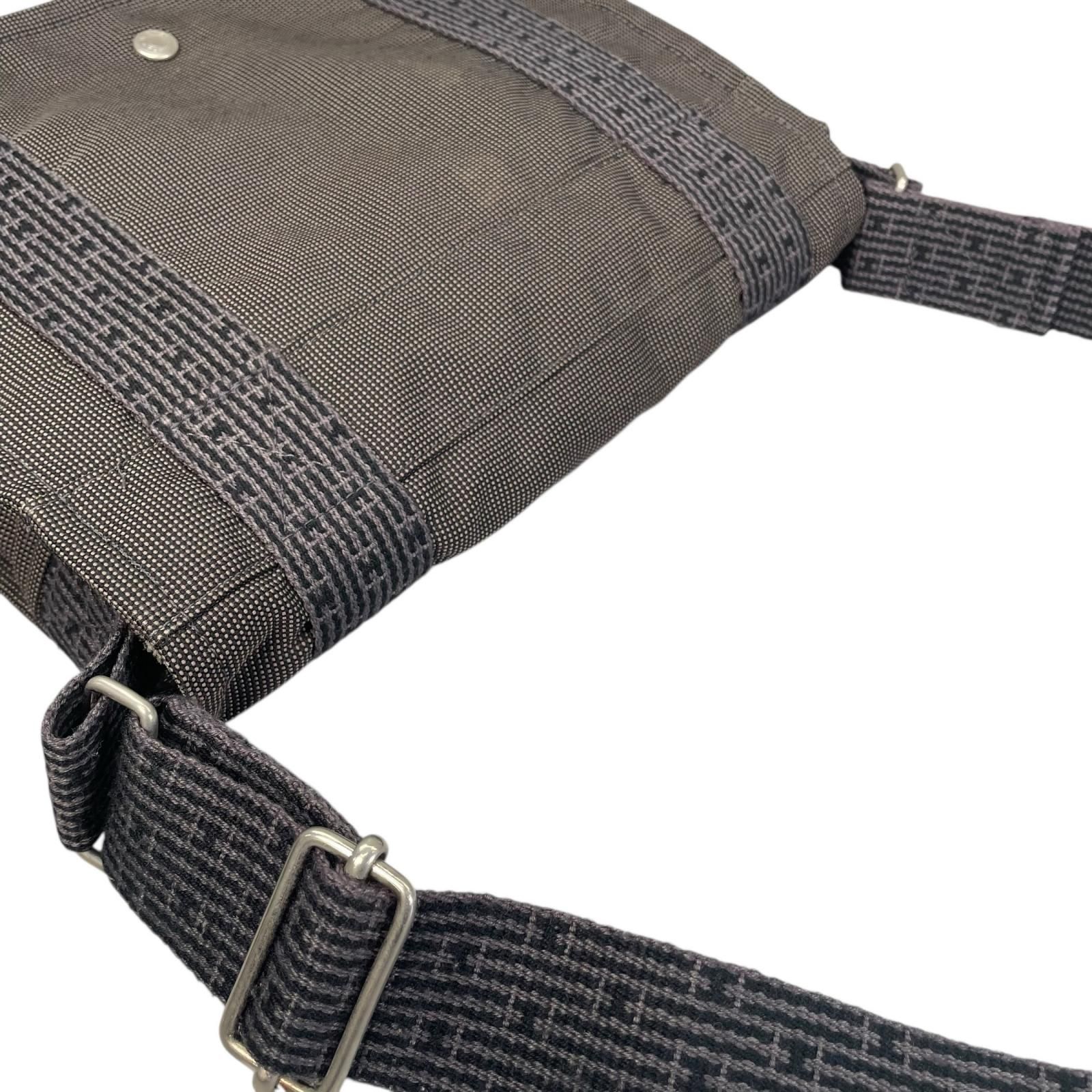 ショルダーバッグ