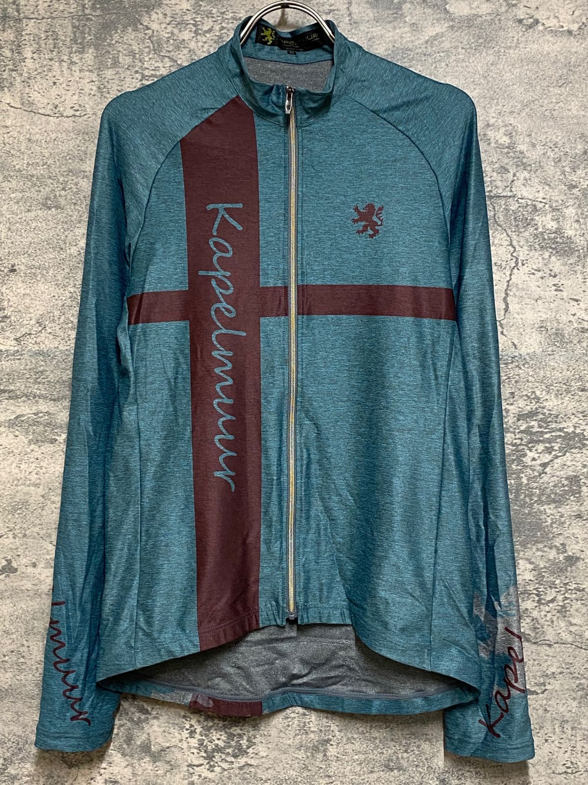 根付 獅子と玉 天然素材 銘「松山」