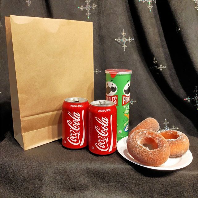 ウルトラおやつバッグ 空の紙袋からドーナツ 缶コーラ ポテトチップスが出現 |手品道具 マジック用品