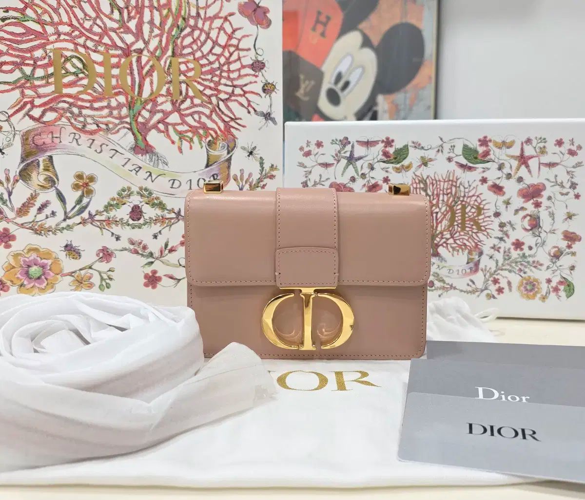 Dior マイクロ モンテーニュ ピンク ショルダー クロスバッグ