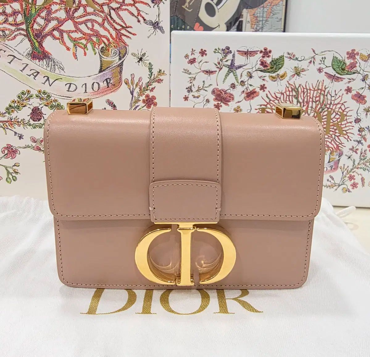 Dior マイクロ モンテーニュ ピンク ショルダー クロスバッグ