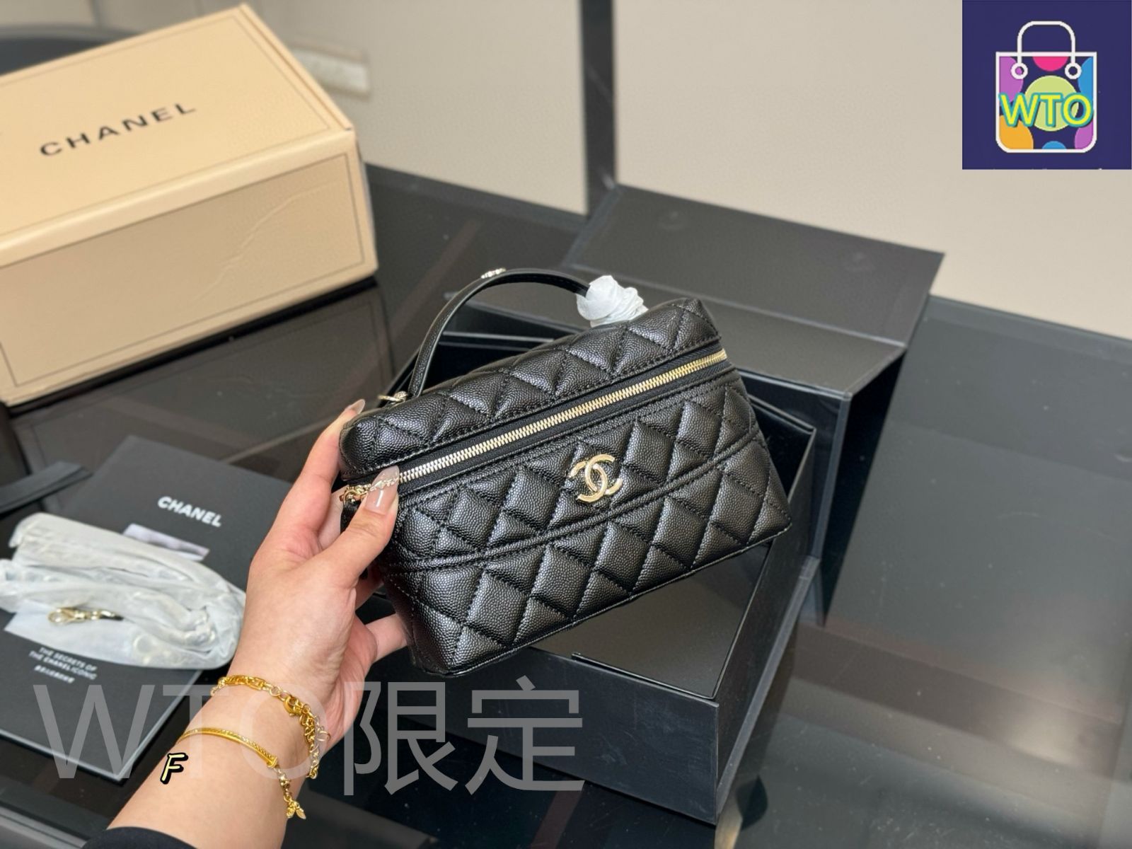 CHANEL♡1回使用♡箱無し♡値下げなし 今日特価】Chanel シャネル ランチボックスホボシリーズ 軽量で実用的