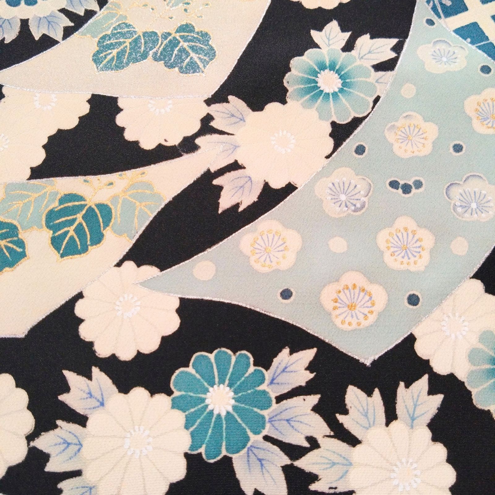 後ろ開きボタン