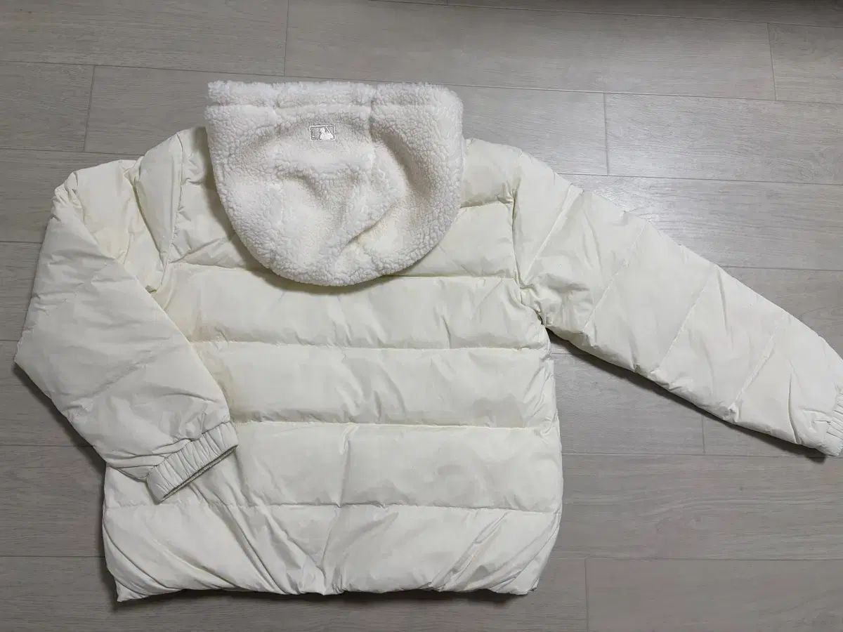 MLB キッズ シープスキン フード 軽量 ダックダウン アイボリー 145