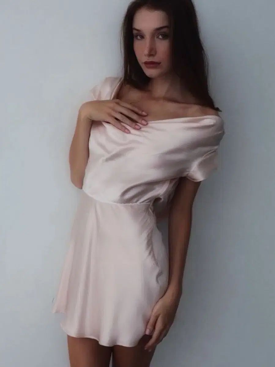 Redrew clothing カウルネック ミニ バックレス シルク ドレス サマーワンピース