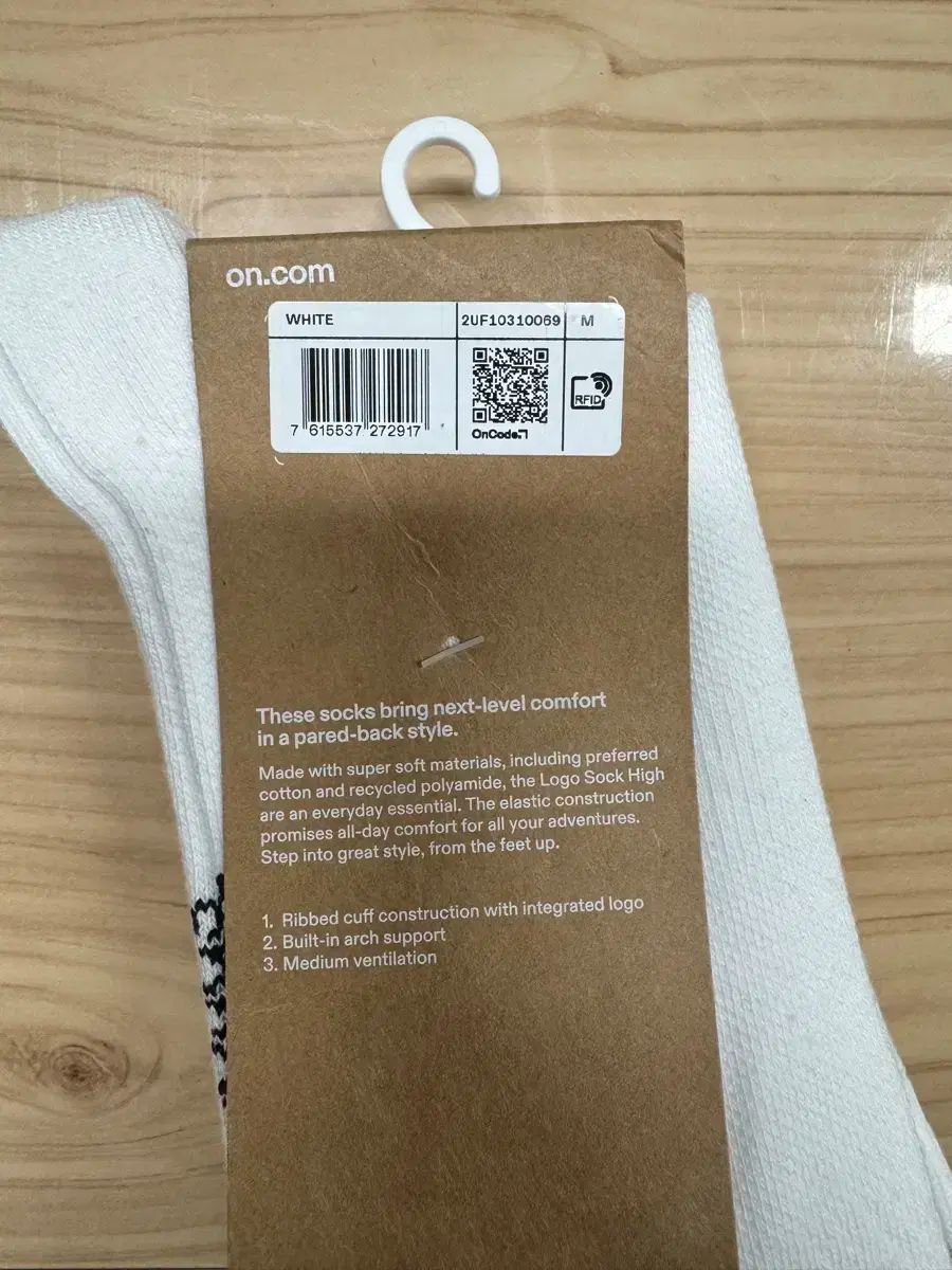 On Running ロゴ ハイ 靴下 3 P Mサイズ