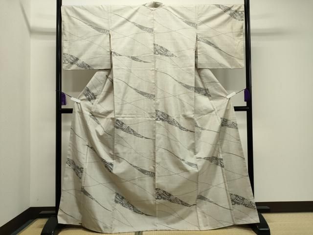 平和屋着物 本場大島紬 白大島 7マルキ 草花文 正絹 gh