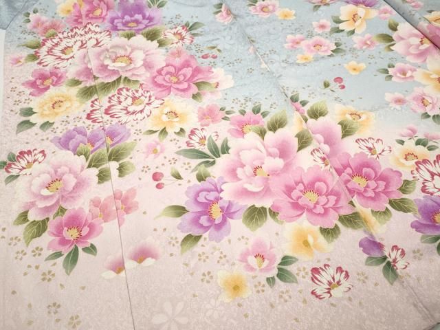 平和屋着物○豪華振袖 刺繍 舞花文 さくらんぼ 暈し染め 銀通し地 仮絵