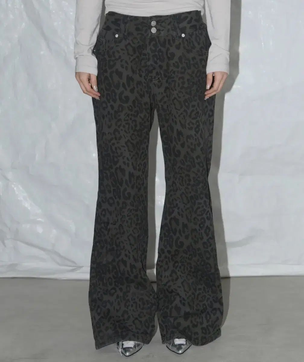 ファンシークラブ ヒョウ柄 レオパード ブーツカット パンツ