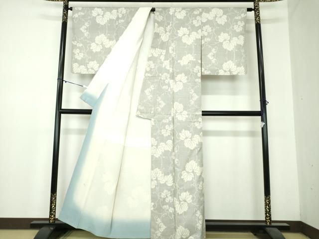 平和屋着物○本場大島紬 白大島 7マルキ 蔦の葉文 正絹 逸品