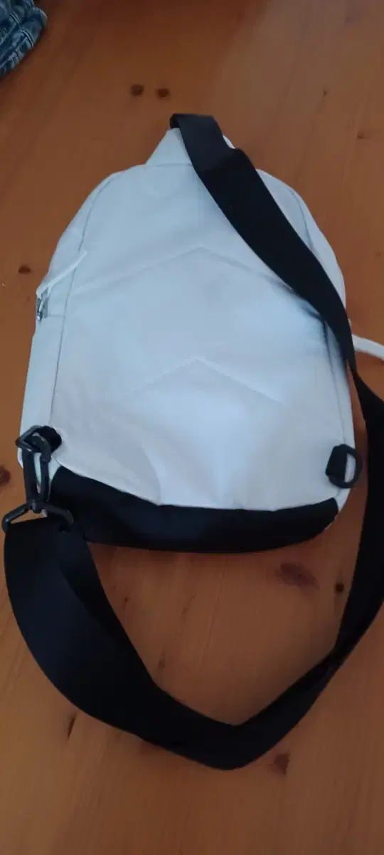 ニュー ンス クロスバッグです