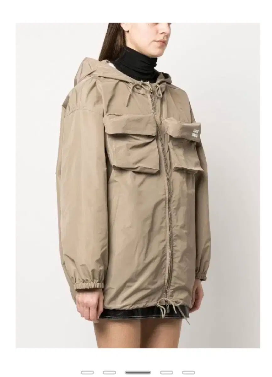 ミュウミュウ フラップポケット フード ジップアップ ジャケット