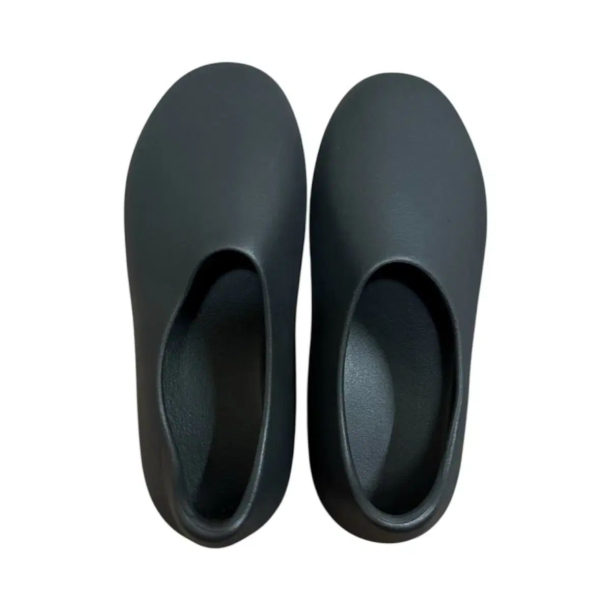 YZY イージー ブラック スリッパ