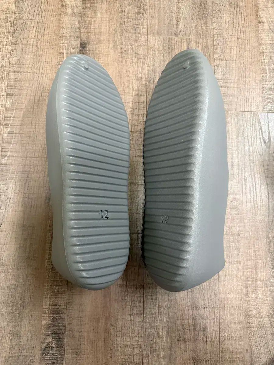 YZY イージー グレー スリッパ 12