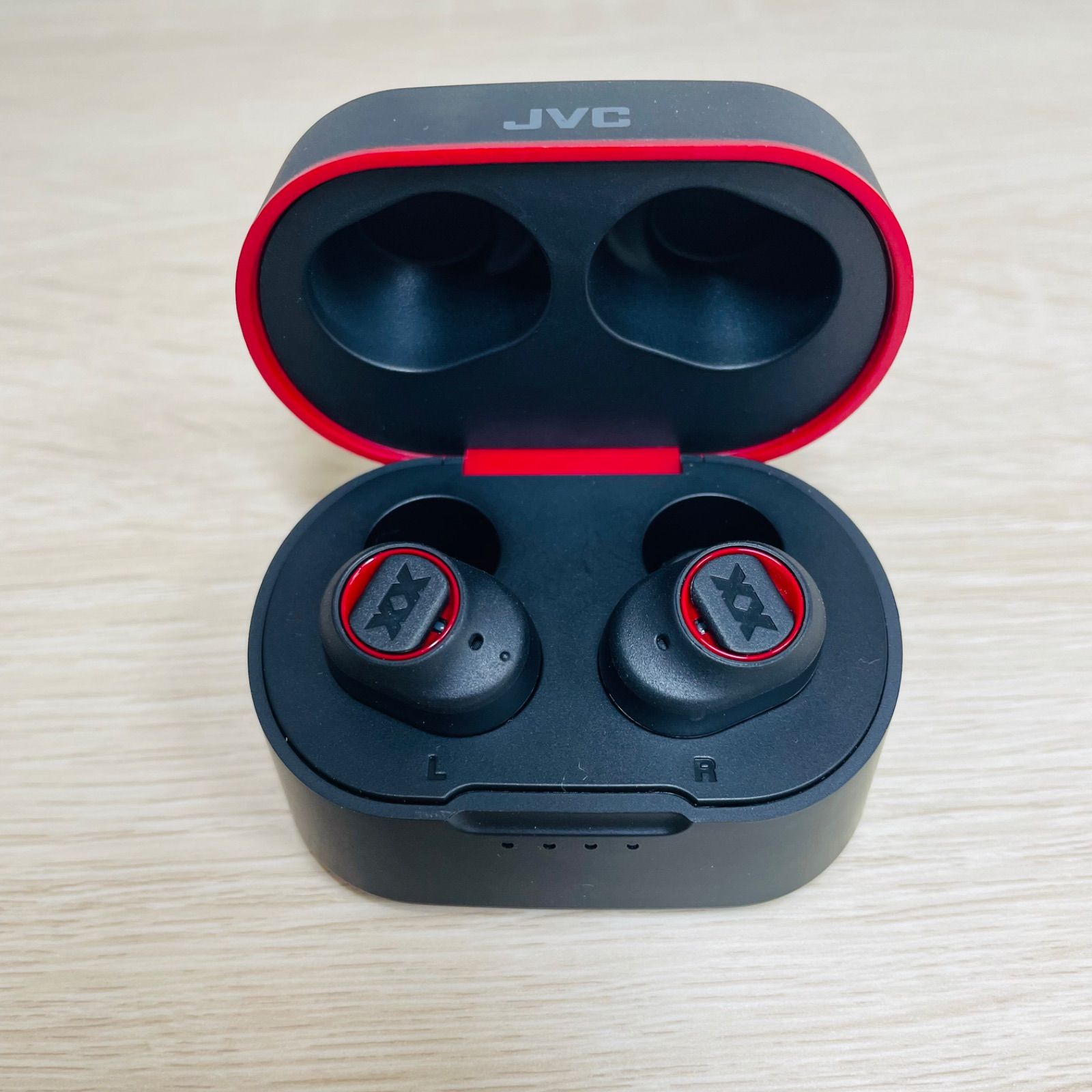 JVC 完全ワイヤレスイヤホン HA-XC51T-B ブラック - メルカリ