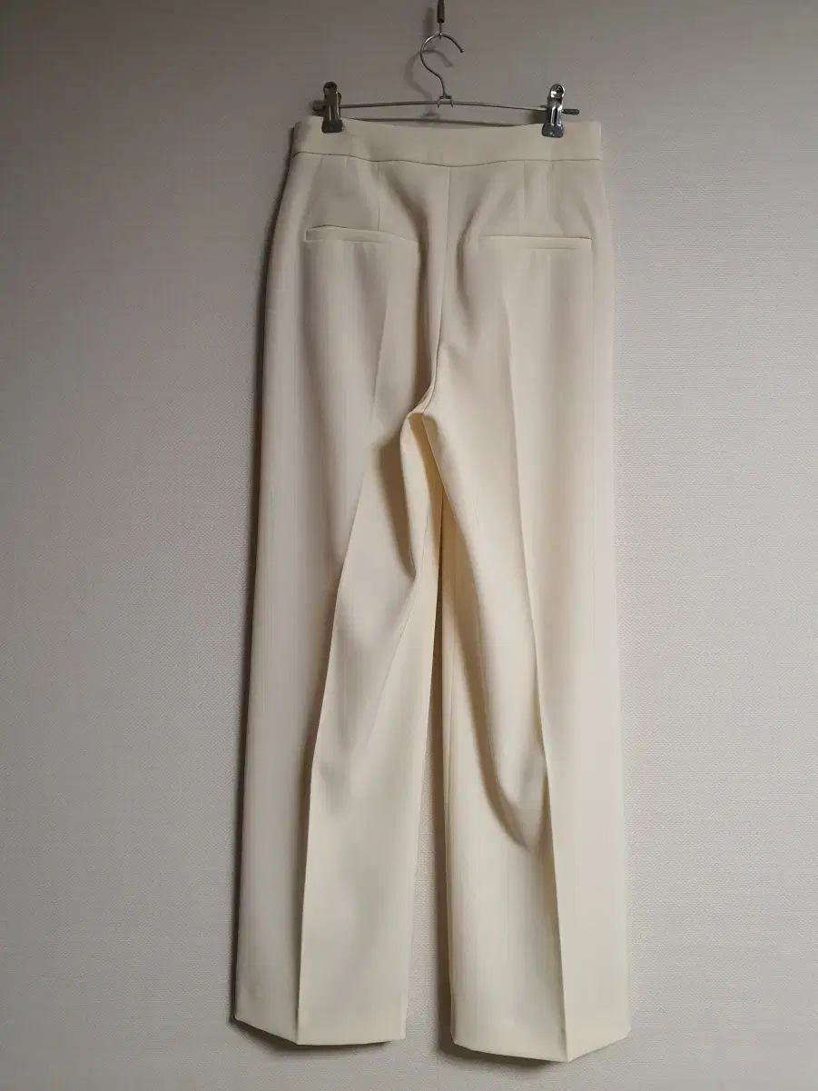 ストレート スラックス