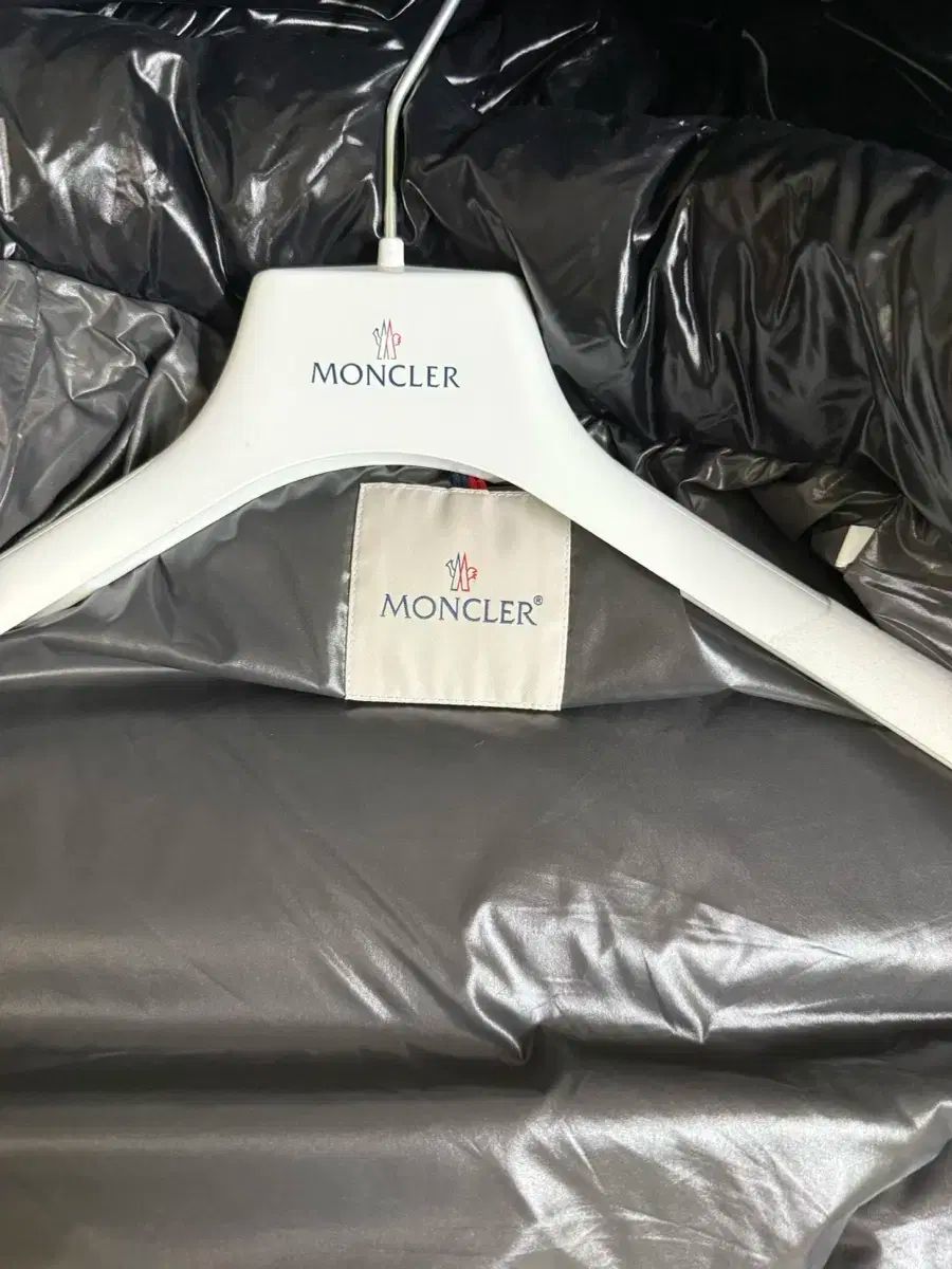 モンクレール マヤ