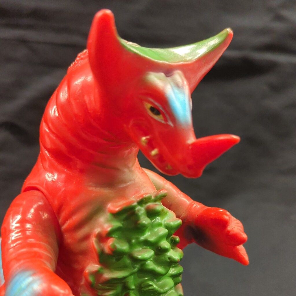 バンダイ バンダイキャラクターシリーズ ストア 袋入りゴモラ/赤成型