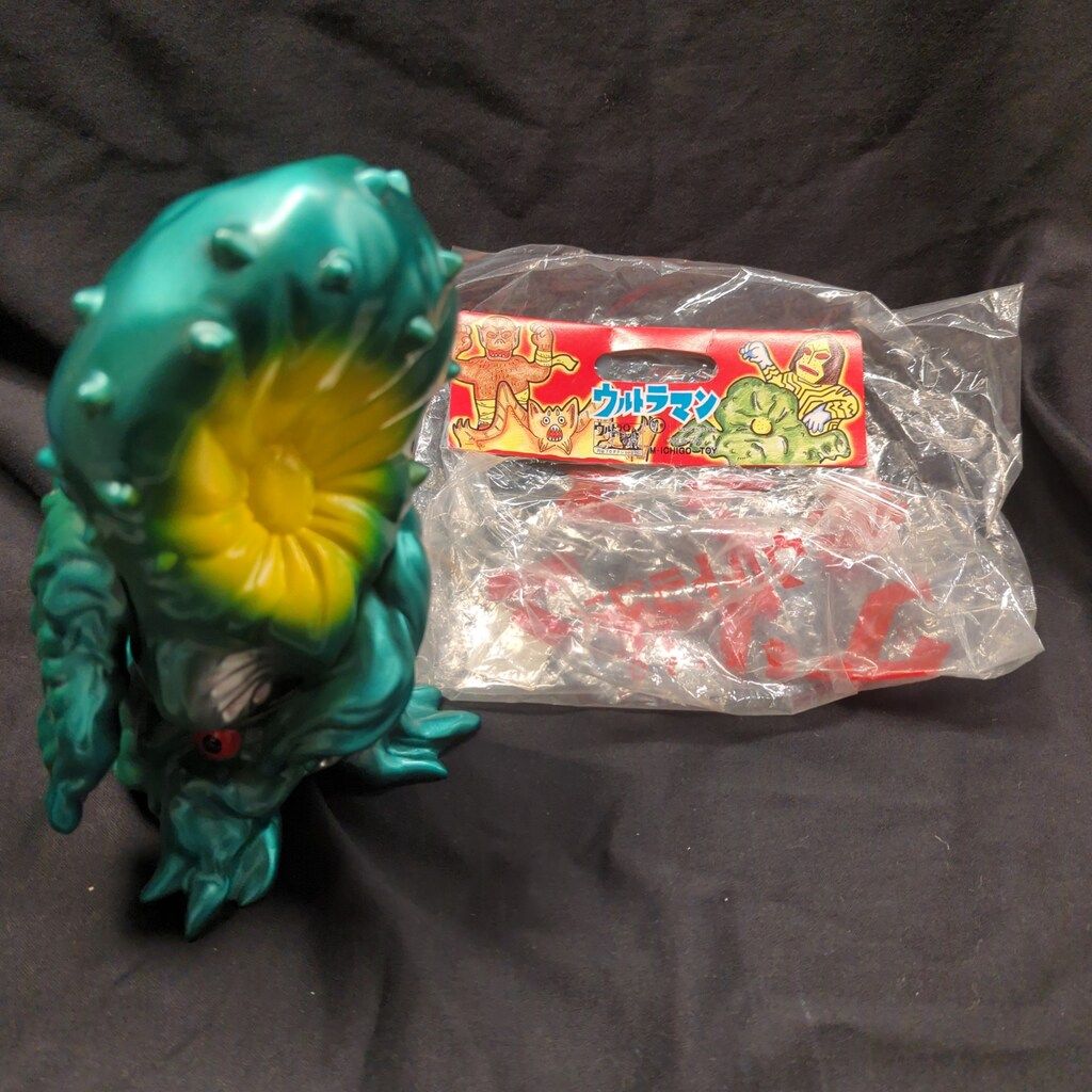 M 1号 世紀の大怪獣ウルトラQウルトラマン グリーンモンス1期 深緑成型 メタ緑 黄 塗装