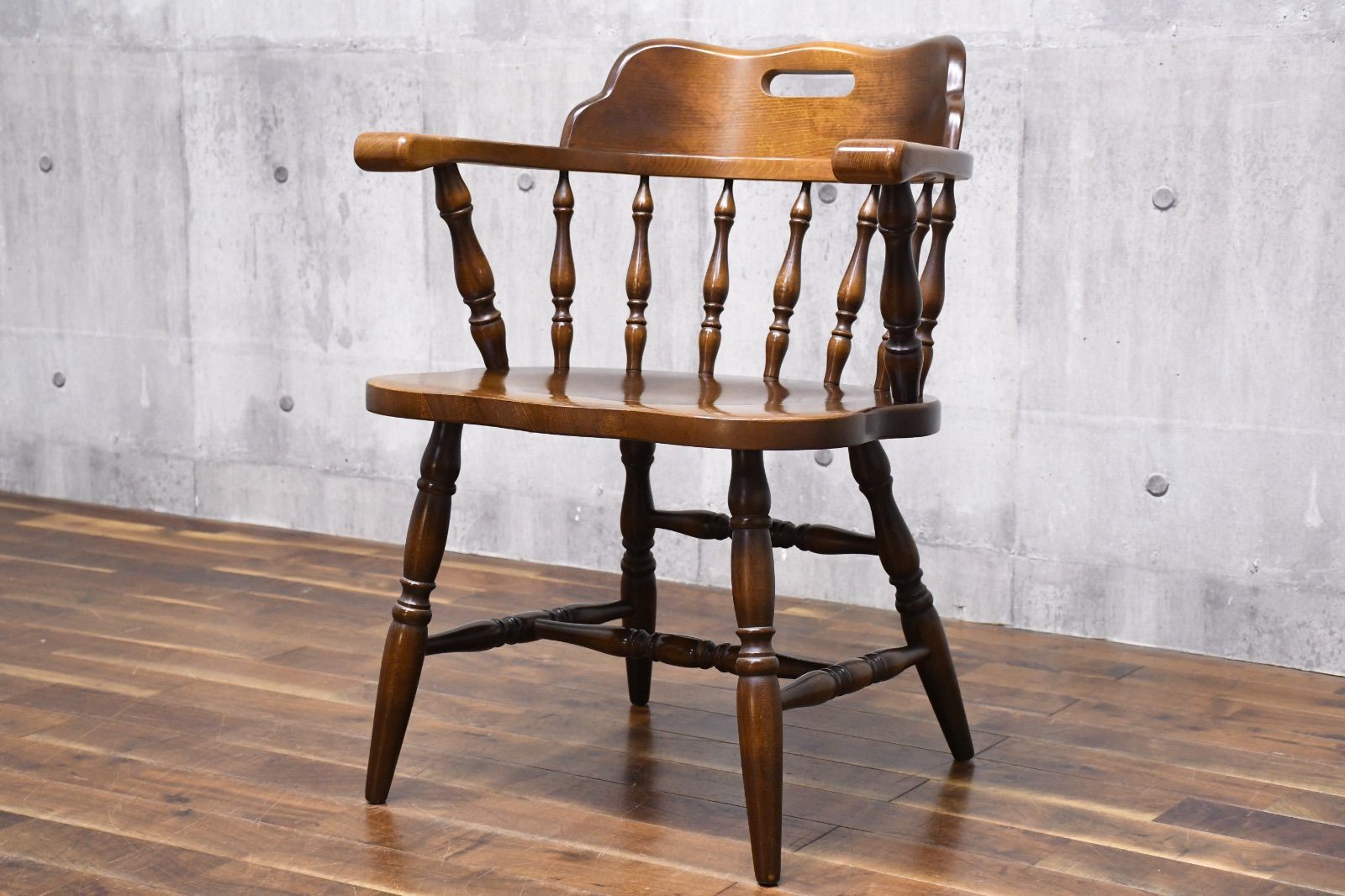 EKK 48 飛騨産業 HIDA キツツキ ウィンザー アームチェア キャプテンチェア 楢 ナラ無垢材 ダイニングチェア 肘掛け椅子 食卓椅子 飛騨家具