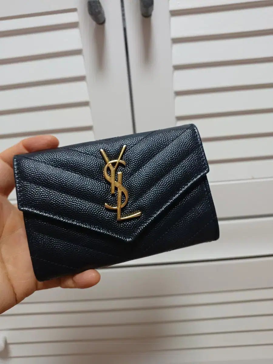 Saint Laurent サンローラン マトラッセ カードウォレット ブラック ゴールド