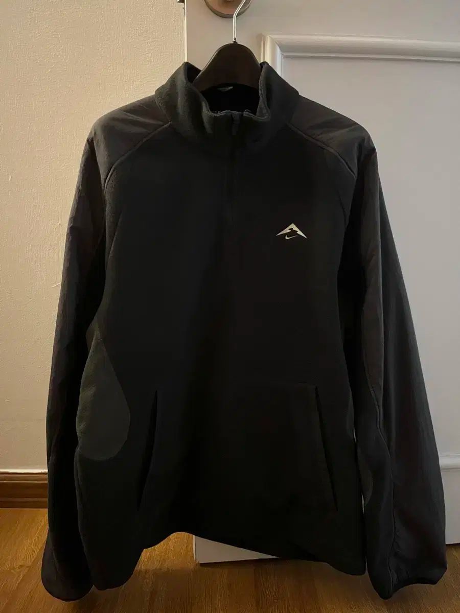 ナイキ トレイル タートルネック フリース ランニング トップス ブラックM