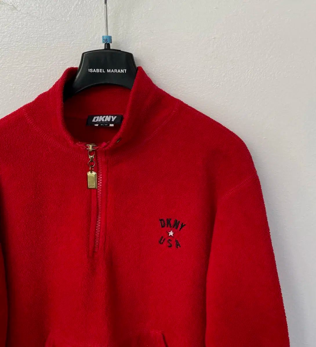 レッド ハーフジップアップ