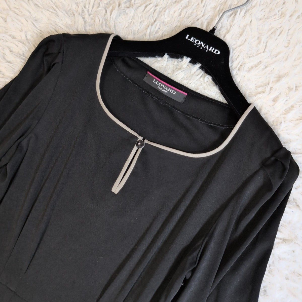 ️レオナール LEONARD カンカン素材 トリムジャージーワンピース 花柄 ブラック 黒 キーホール 40 ロング フ Aライン