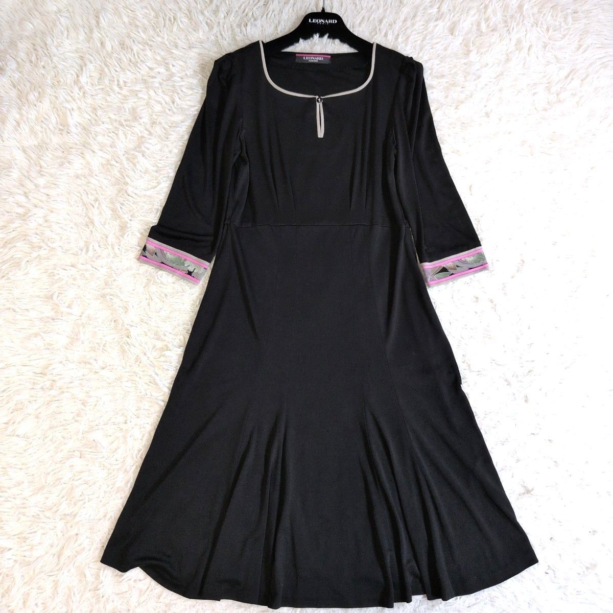 ️レオナール LEONARD カンカン素材 トリムジャージーワンピース 花柄 ブラック 黒 キーホール 40 ロング フ Aライン