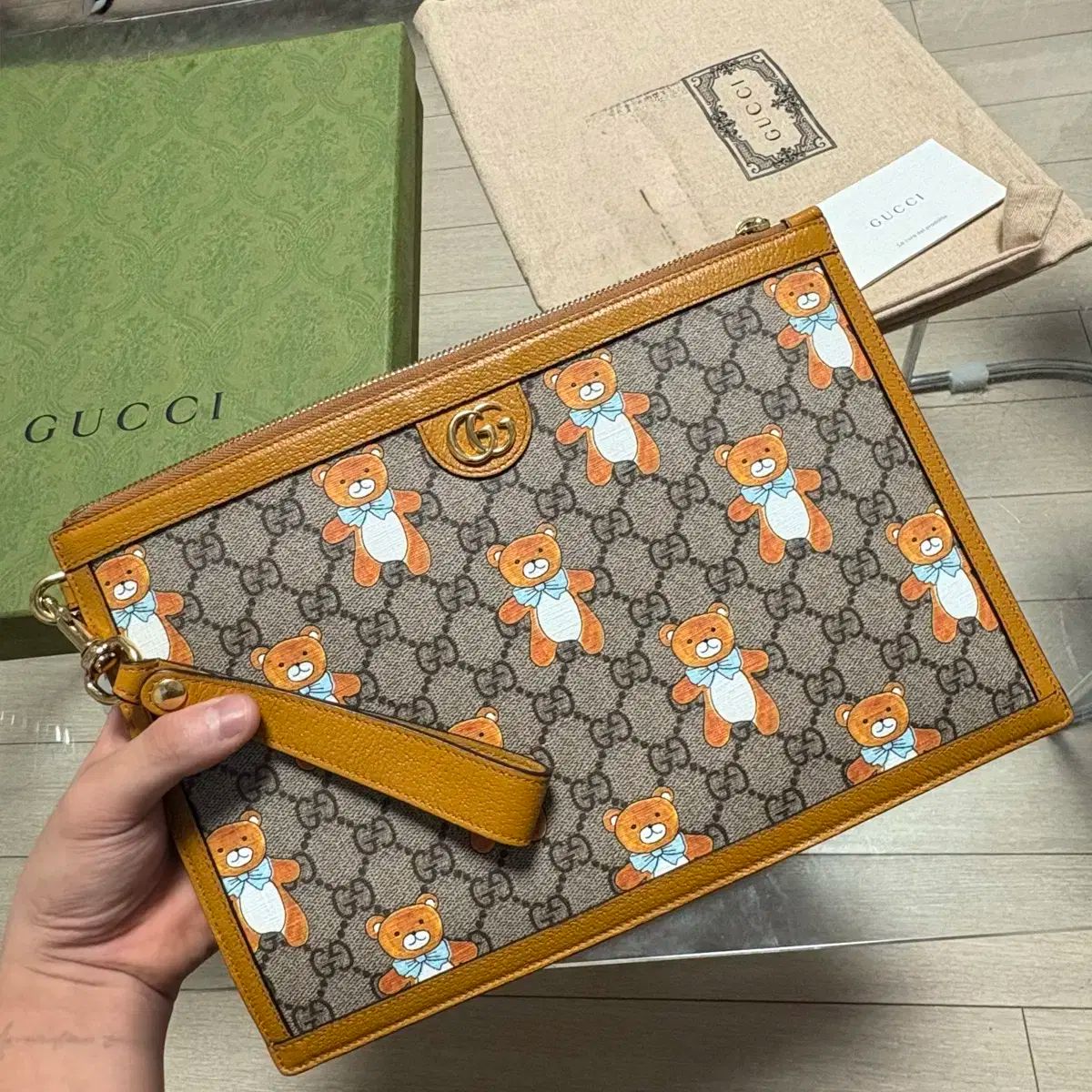 グッチ x カイ クラッチバッグ