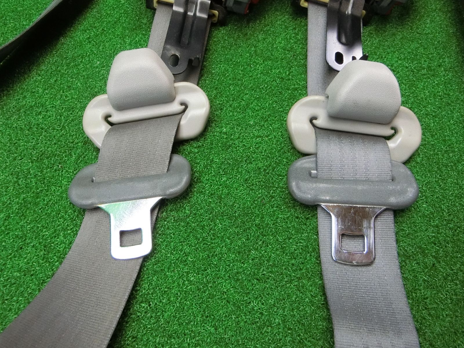 12145 日産 クリッパー U 71 V フロント シートベルト 左右セット M 89172 T