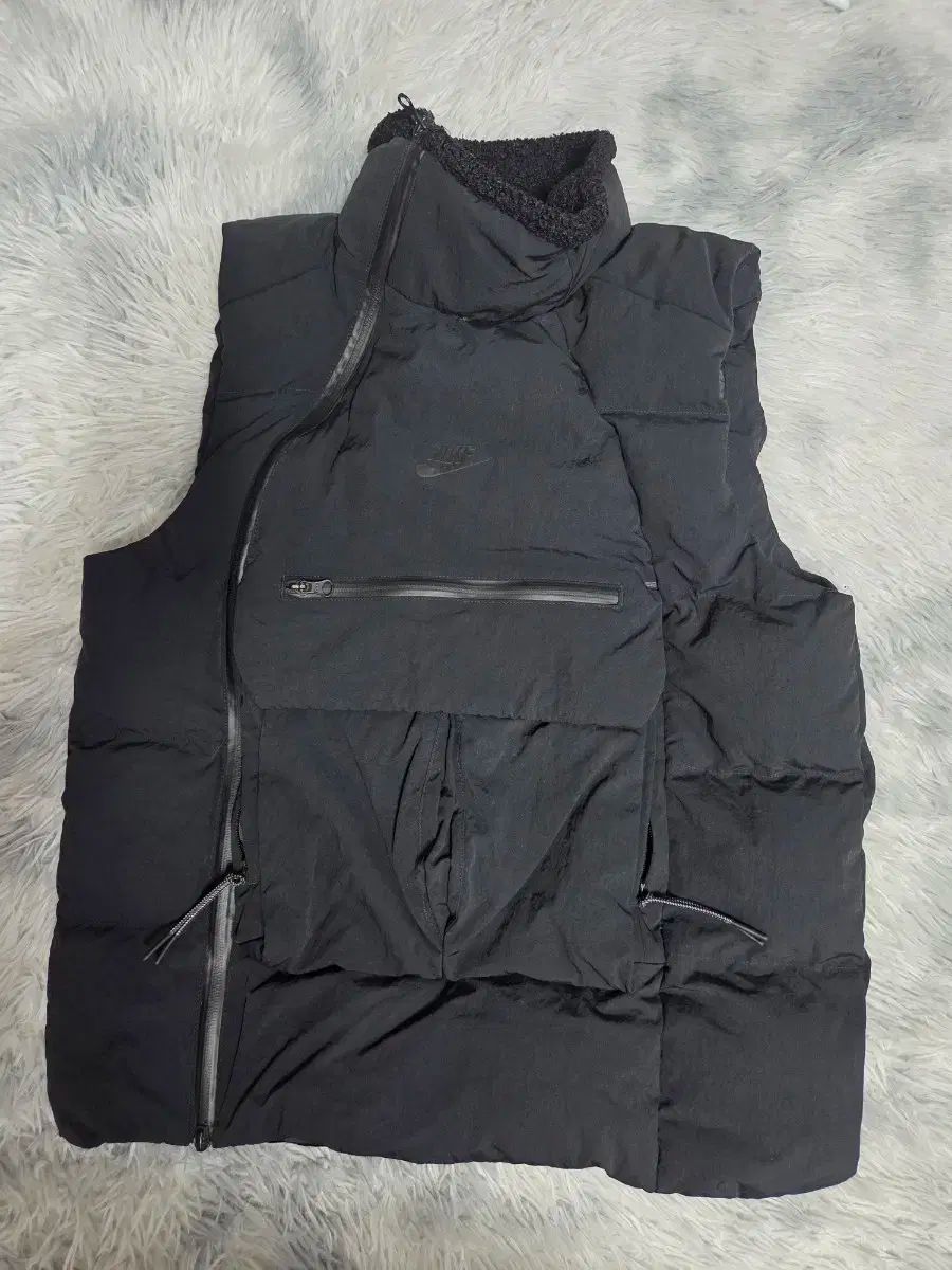 ナイキ テックパック ダウンフィル ベスト L
