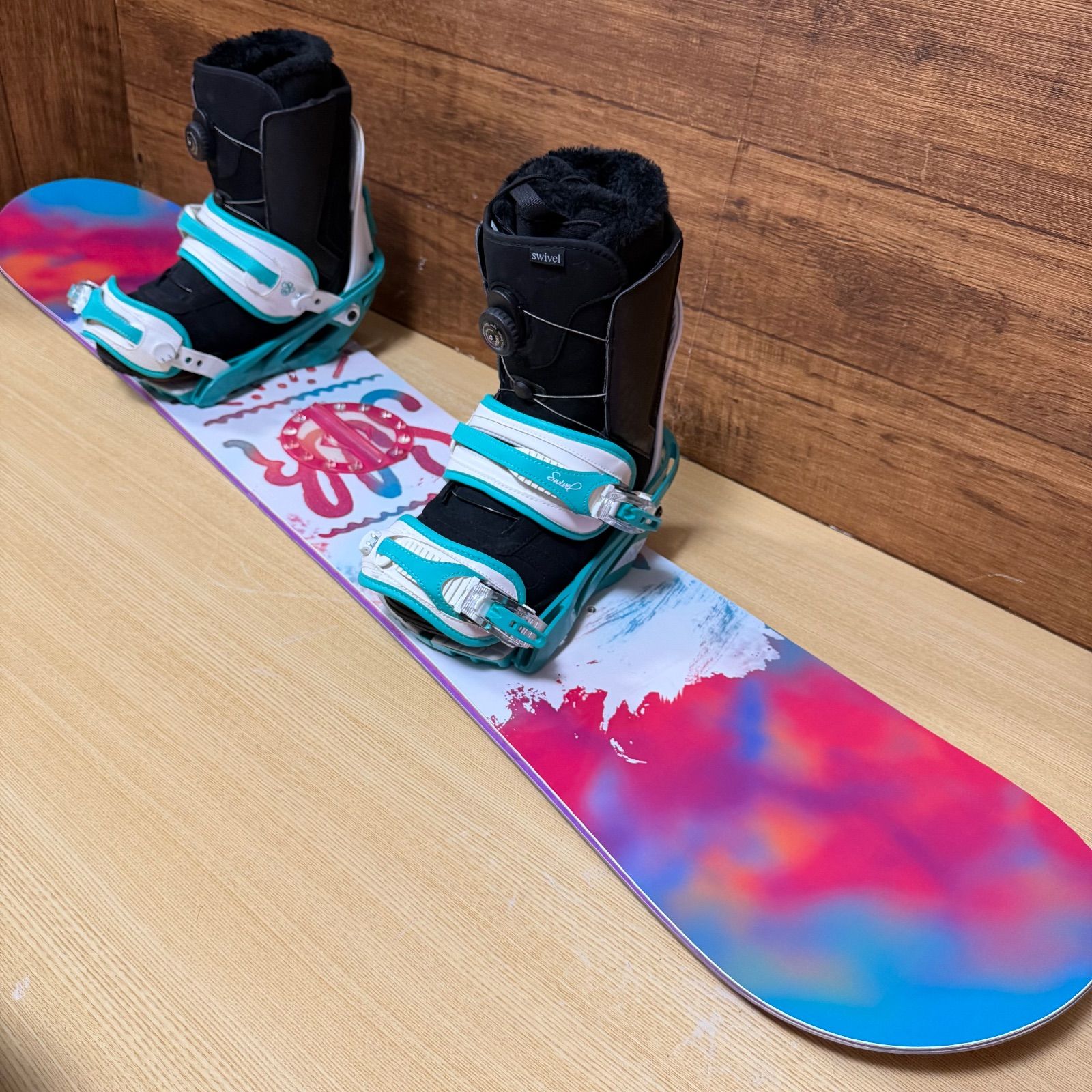 美品 SWIVEL スウィベル レディーススノーボード 4点セット ボード