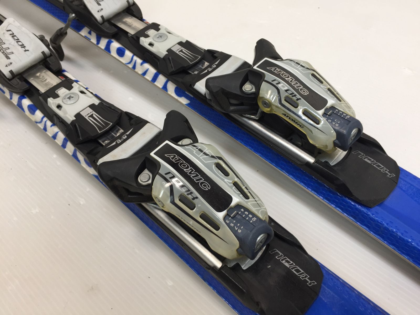 Atomic カービングスキー ◇ スキー Atomic DRIVE FR 11 TYPE A 162 cm + neox デモ カービング