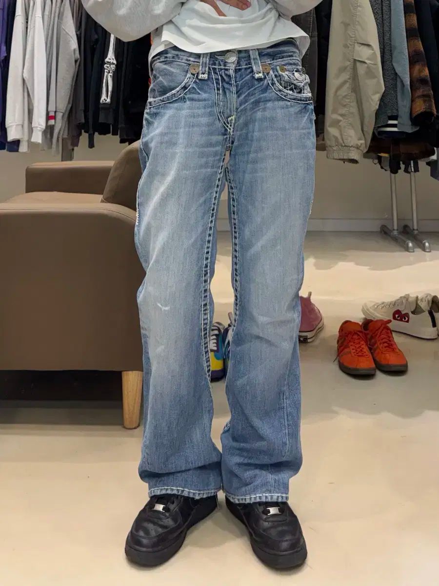 トゥルーレリジョン BILLY セール SUPER T デニムパンツ TRUE RELIGION