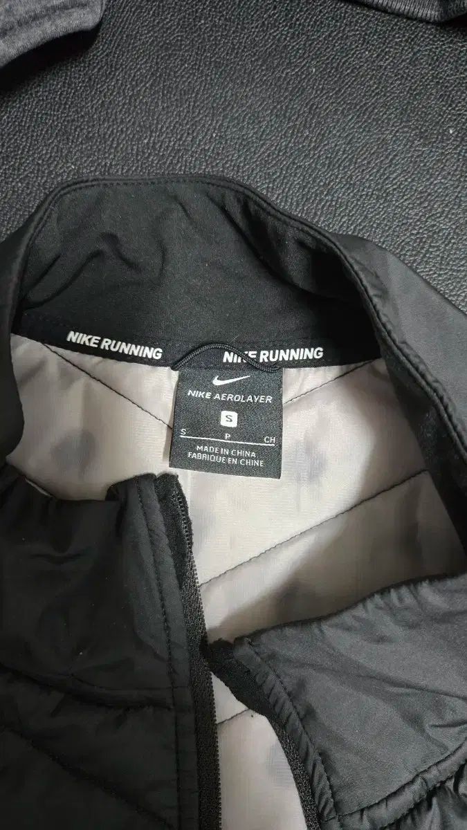 ナイキ エアロレイヤー ランニング ベスト
