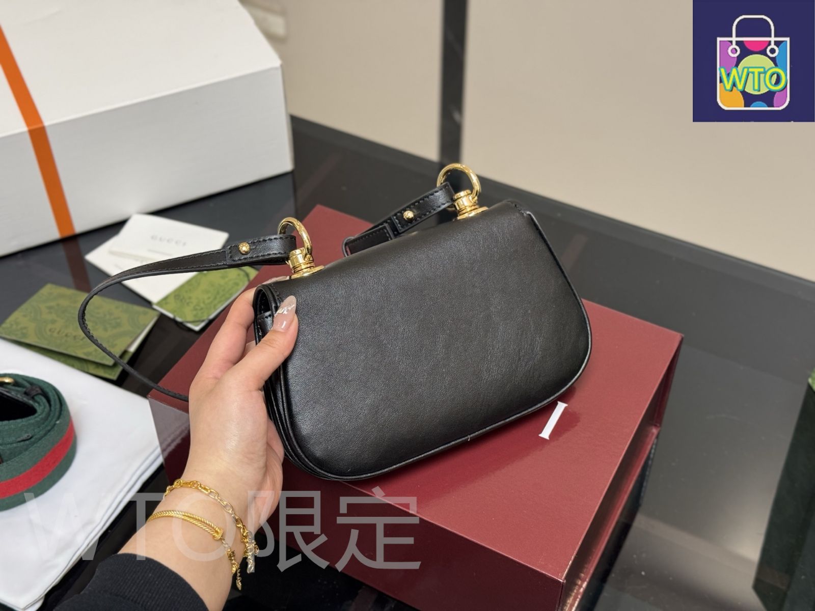 今日 Gucci Blondie Shoulder Bag グッチ ブロンディ ショルダーバッグ