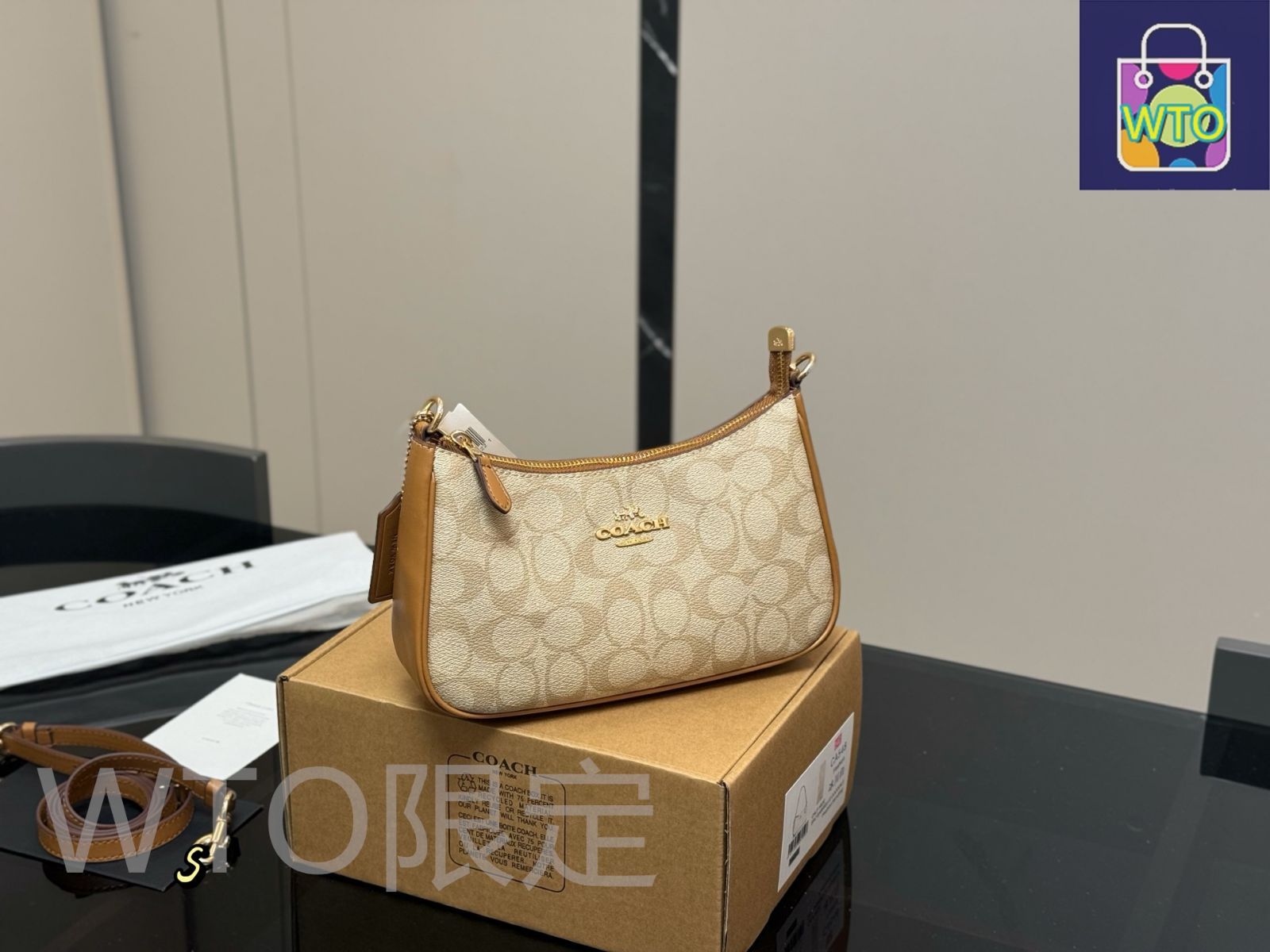 今日 Coach Teri Underarm Bag - コーチ テリ アンダーアームバッグ