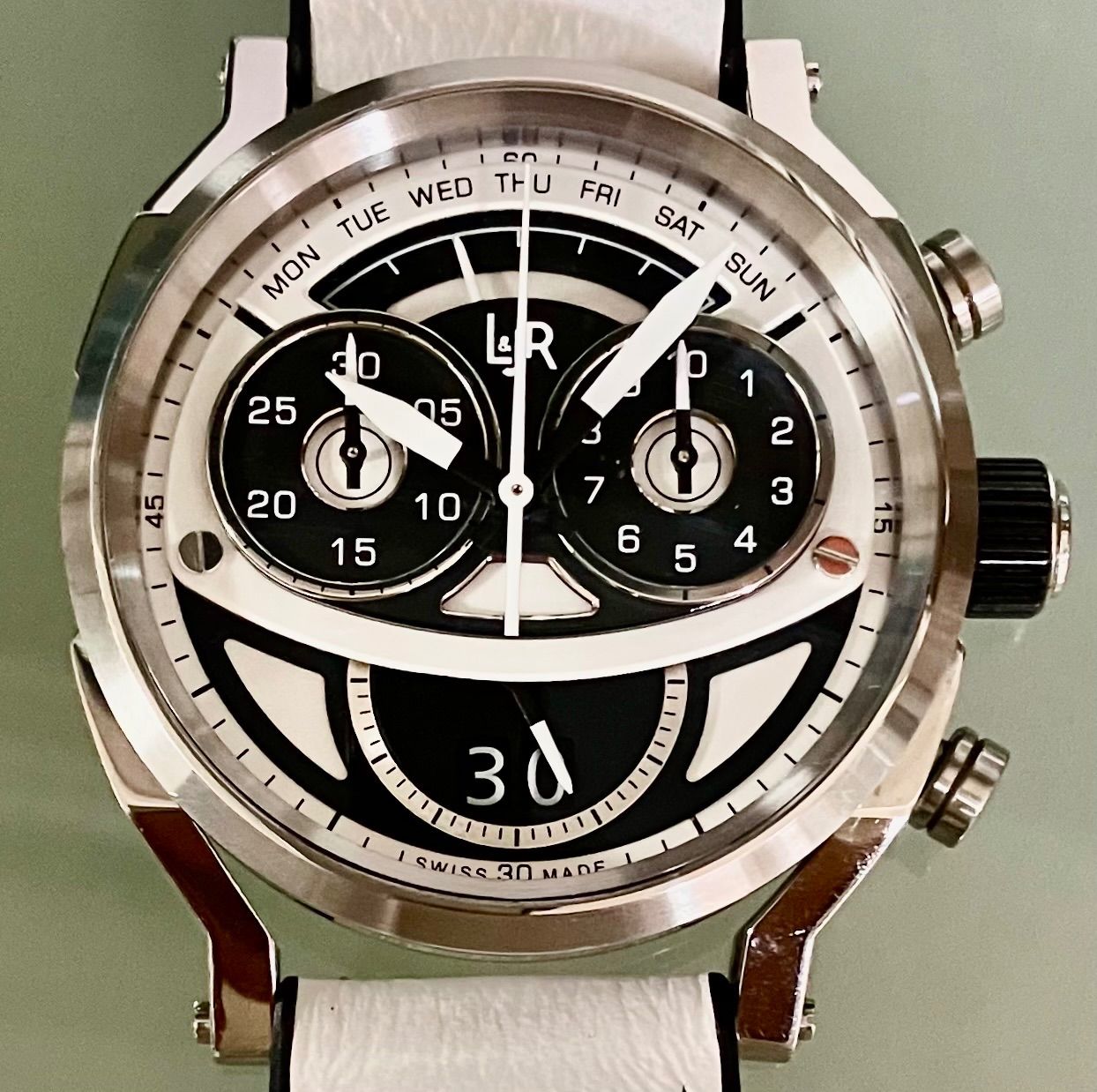 稼働 L JR エルアンドジェイアール ステップ1 デイデイト STEP ONE クロノグラフ QZ メンズ腕時計 箱 保証書付属