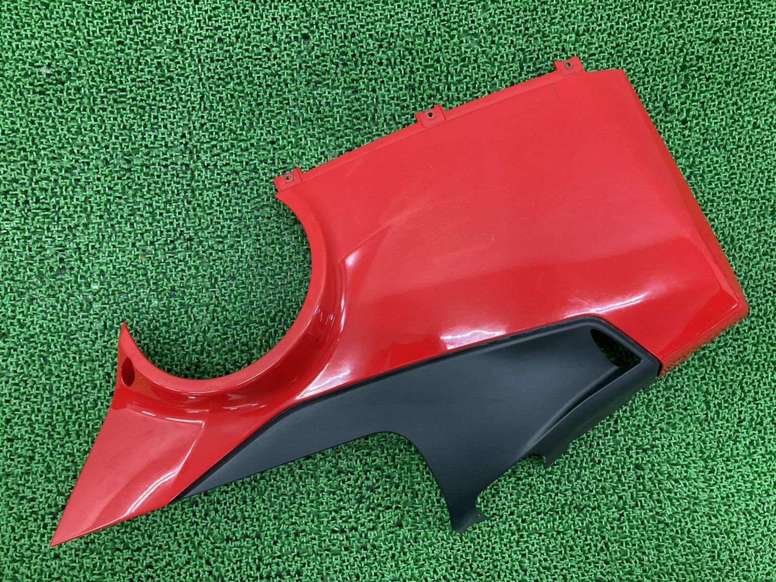 ドゥカティ パニガーレ 右アンダーカウル CORSE 480.1.047.1A