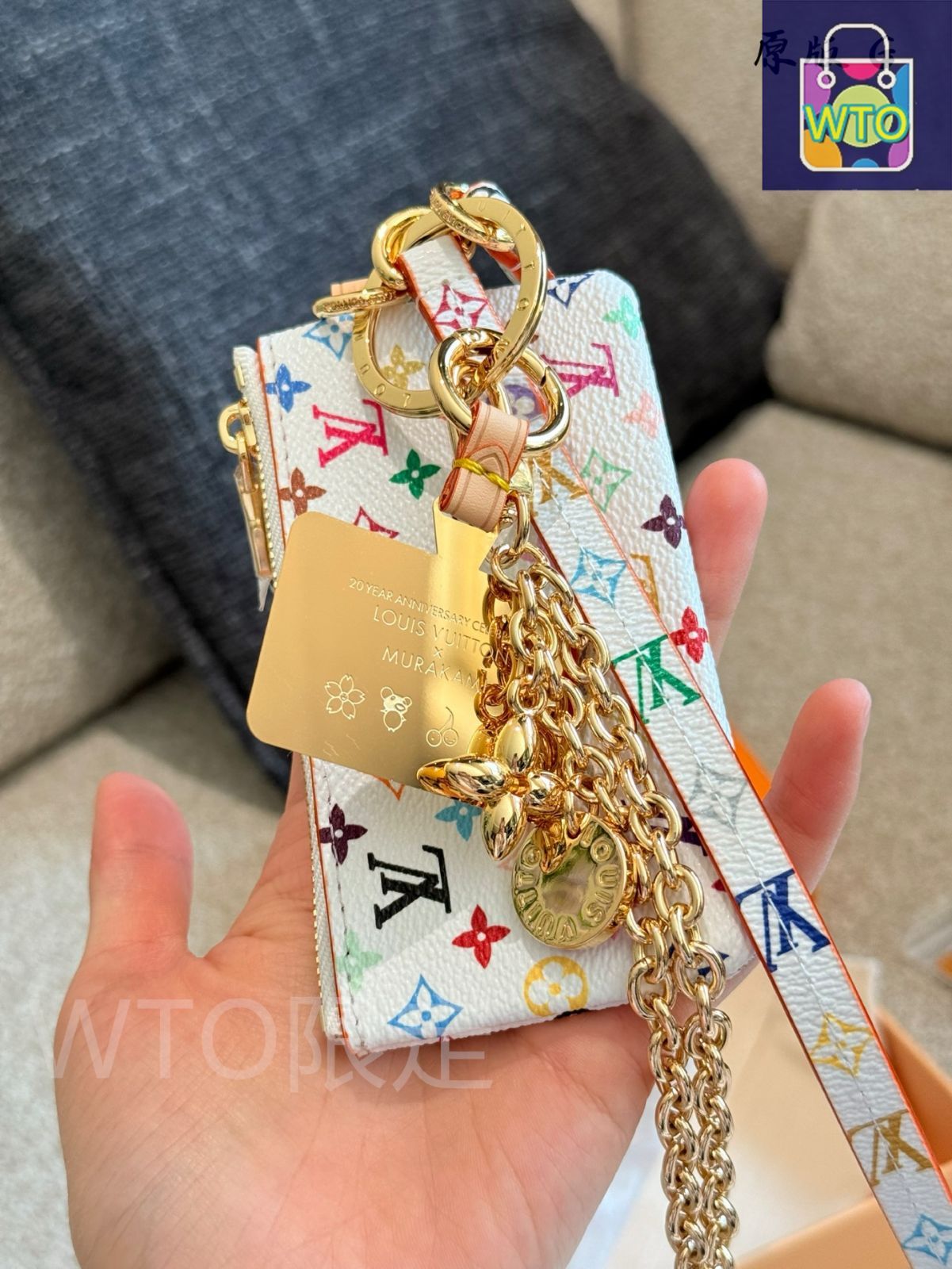 レア！LOUIS VUITTON レインボー キーホルダー新品未使用 今日特価】LV Monogram レインボー コーティング キーホルダー ルイ