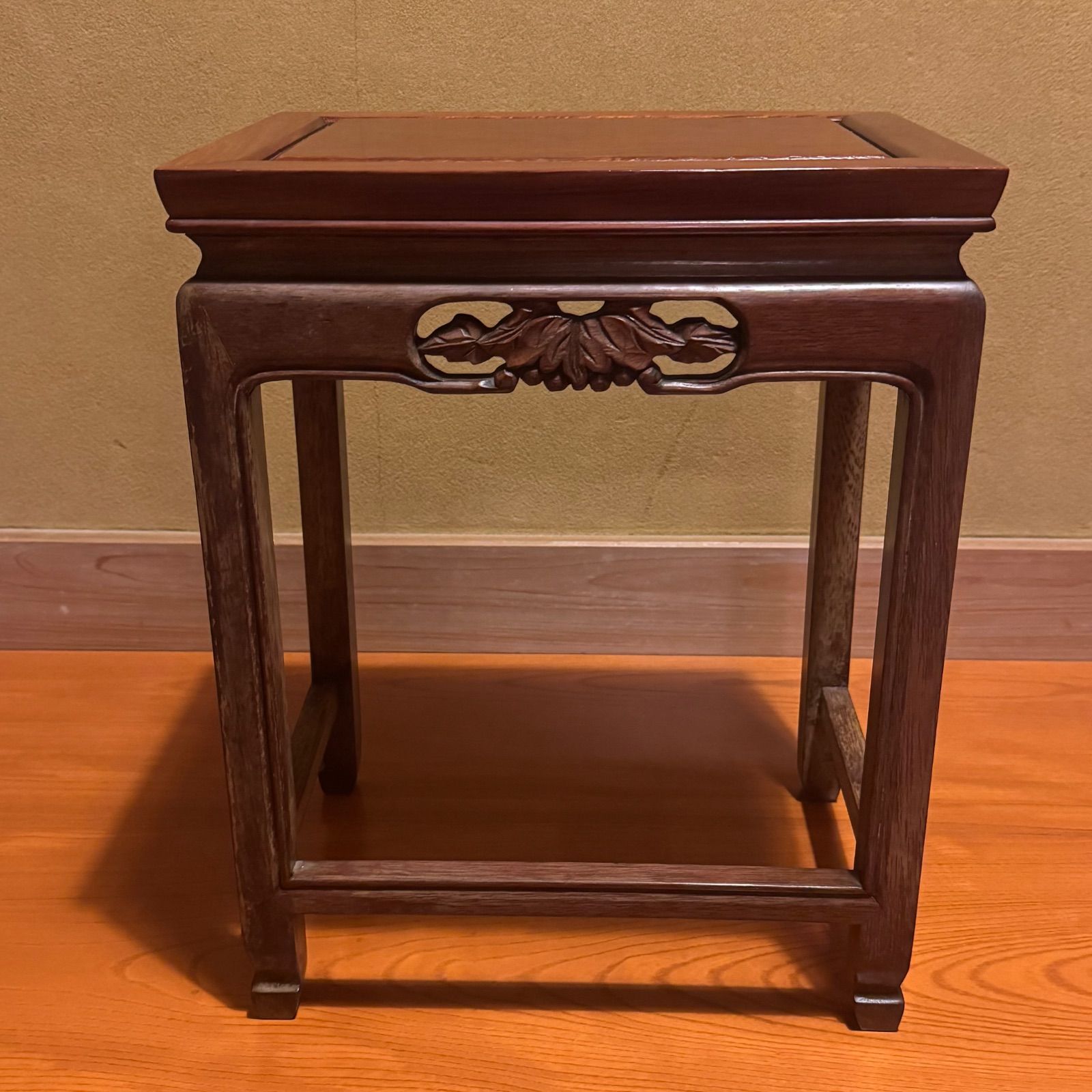 ネストテーブル