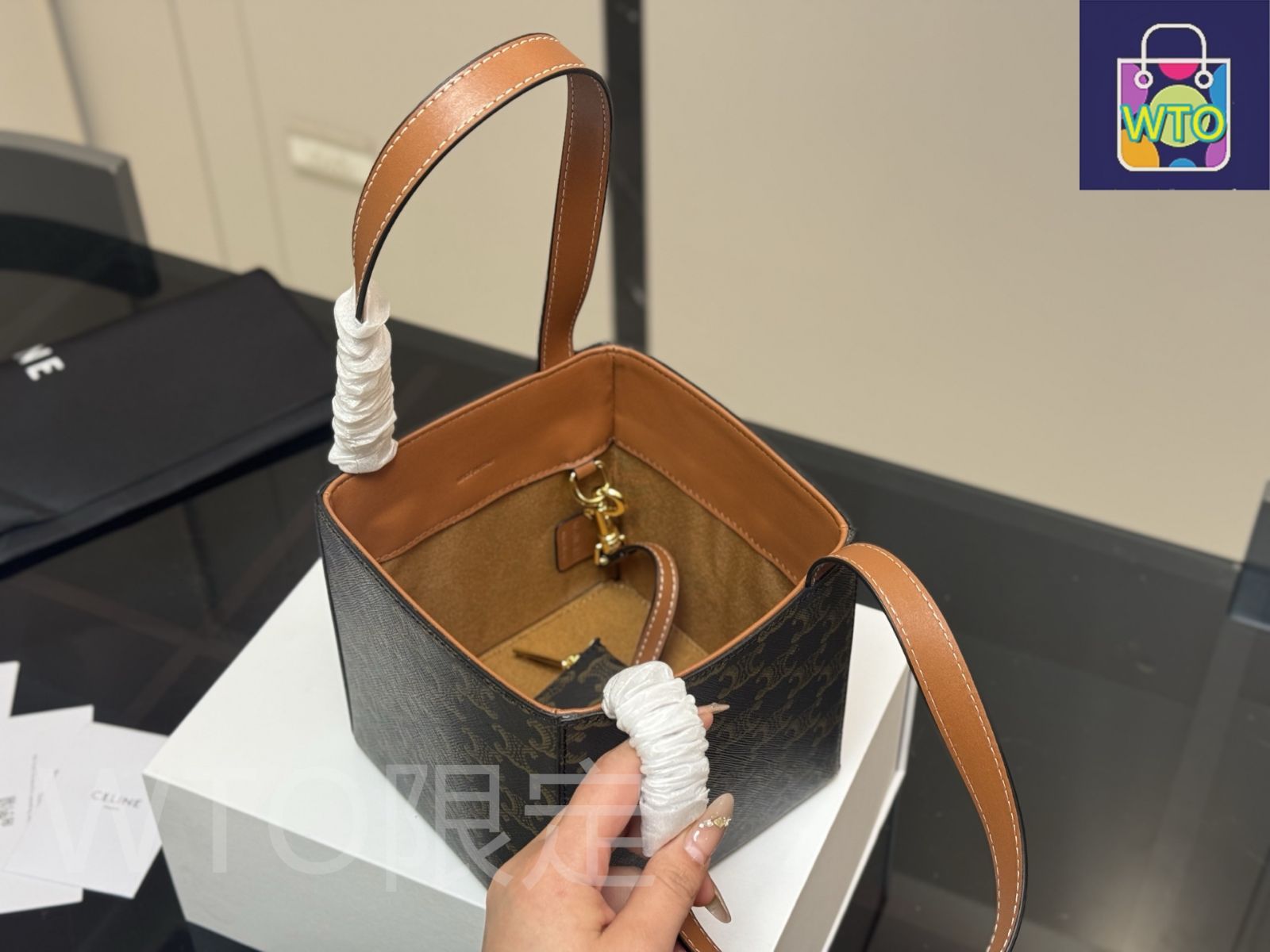 今日特価】Celine New Handheld Box Bag Monogram（セリーヌ ニュー