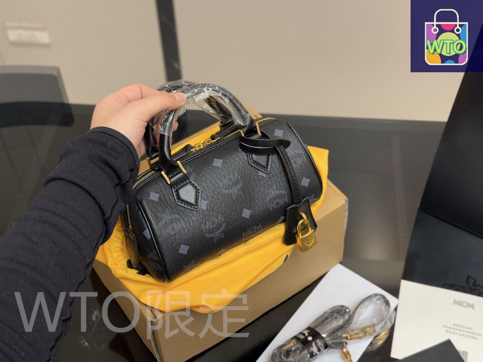 今日 MCM Ella Pillow Bag メシューエム エラ ピローバッグ-WTO輸入2