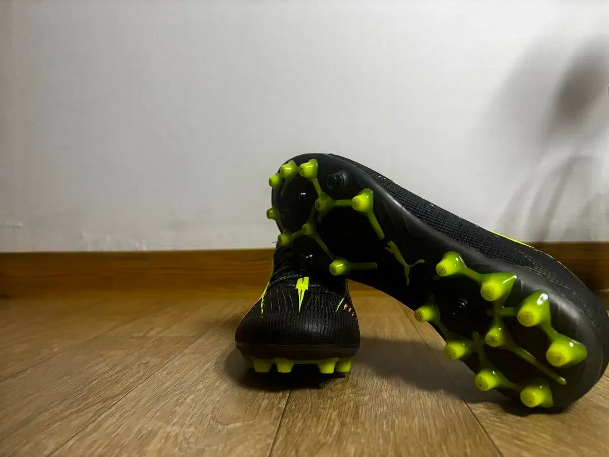 プーマ ウルトラ 5 MG