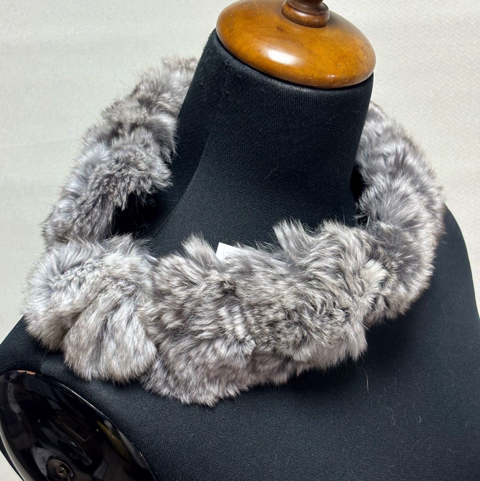 未使用【FUR COLLECTION/ナチュラル チンチラマフラー】ボンボン 新品】チンチラファーマフラー ボンボン付き ナチュラル リアルファー
