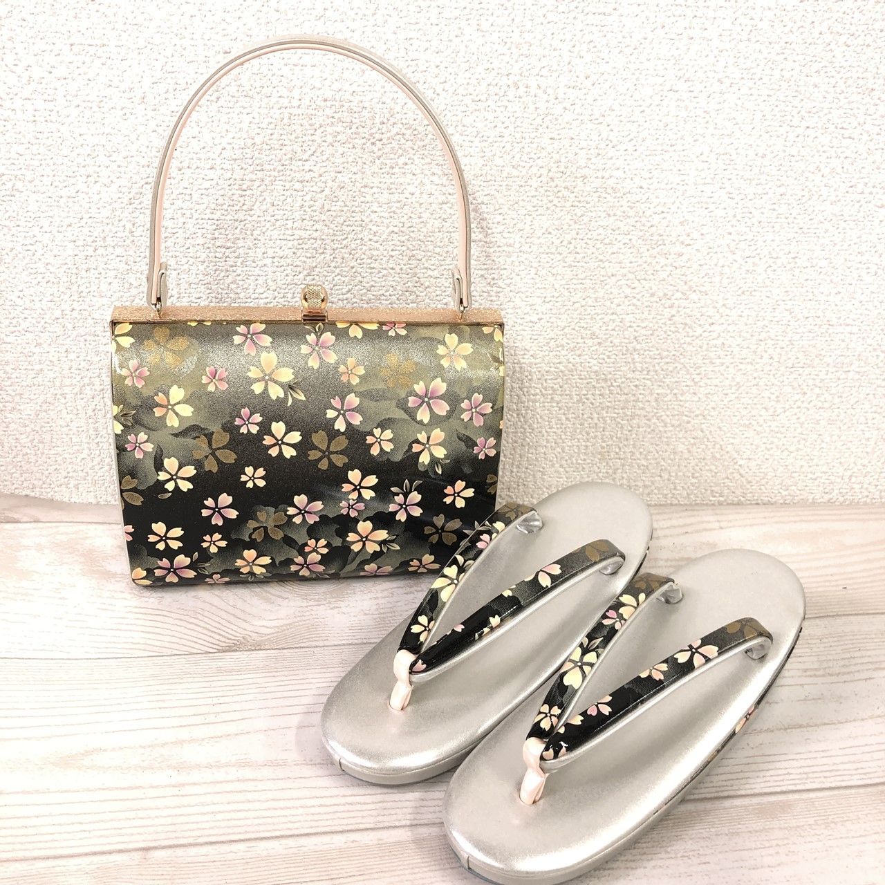 美品・匿名配送OK】草履 バッグ セット ／ Zori Sandals & Handbag Set