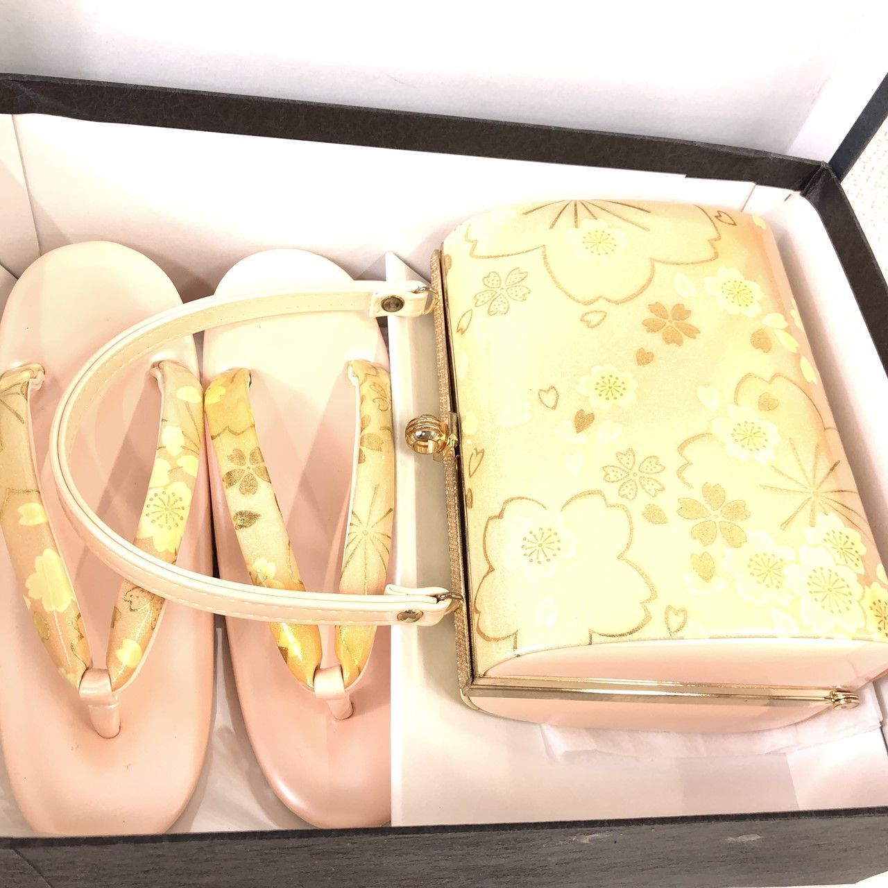 ♡桜模様／草履バッグセット♡ 訳あり特価・匿名配送OK】草履 バッグ セット ／ Zori Sandals