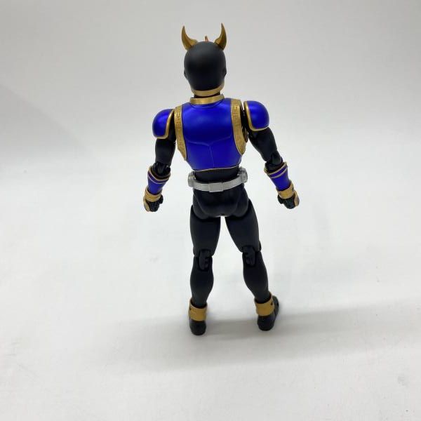 中古】バンダイ S.H.Figuarts(真骨彫製法) 仮面ライダークウガ