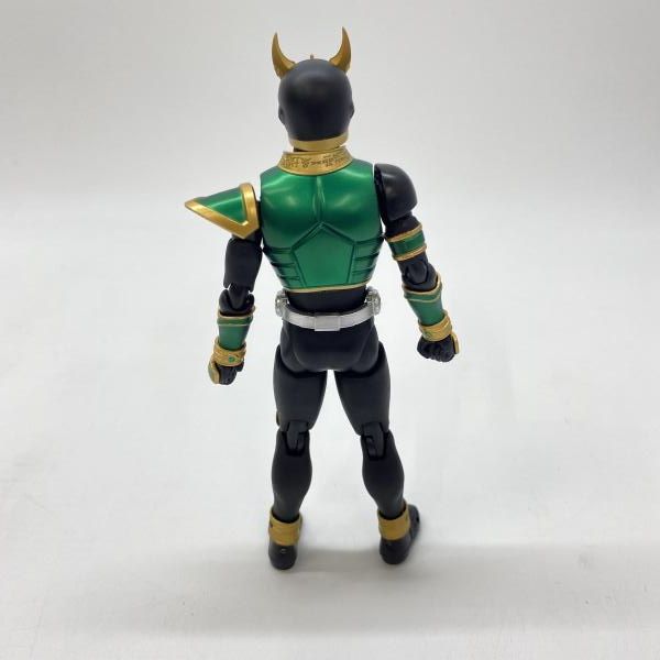 【開封済み未使用】真骨彫 仮面ライダークウガ ライジングペガサス（初期傷あり） S.H.Figuarts（真骨彫製法） 仮面ライダークウガ ライジングペガサス